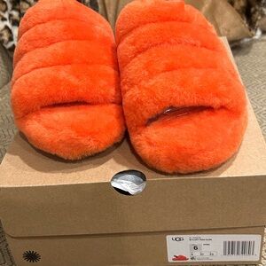 UGG yeah slides/slippers